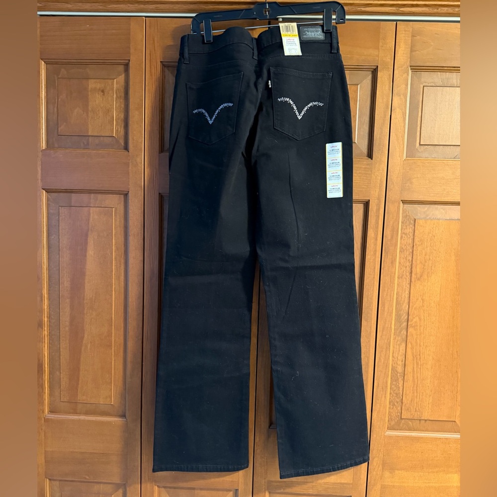 Levi's Straight Women’s Jeans in Black - Picture 3 of 7